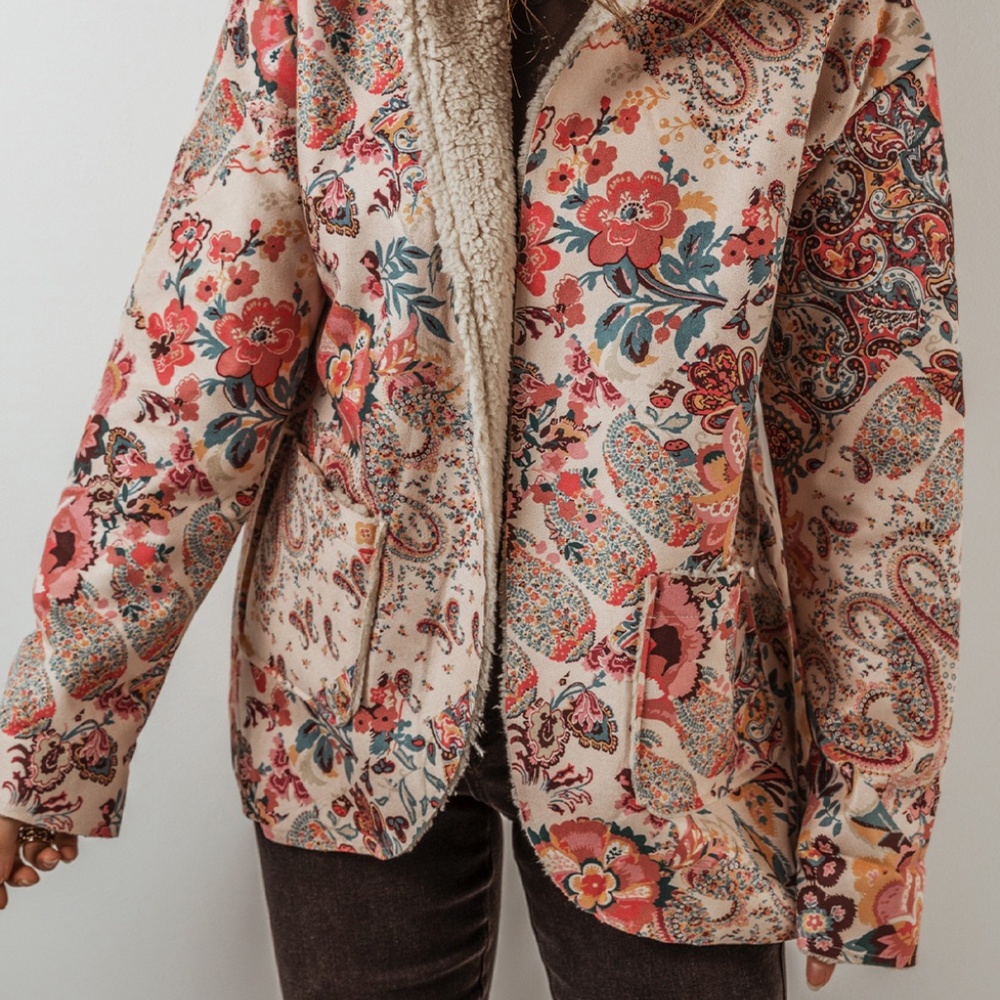 B156 *LAST ONE* Beige Vintage Paisley Floral Printed Sherpa Lined Hooded Jacket - Picture 3 of 6